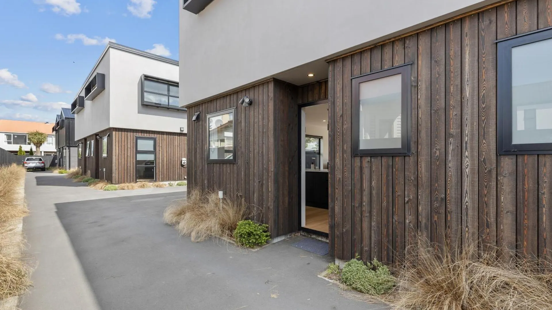 Peaceful Elegant Designated Park King Bed Lejlighed Christchurch